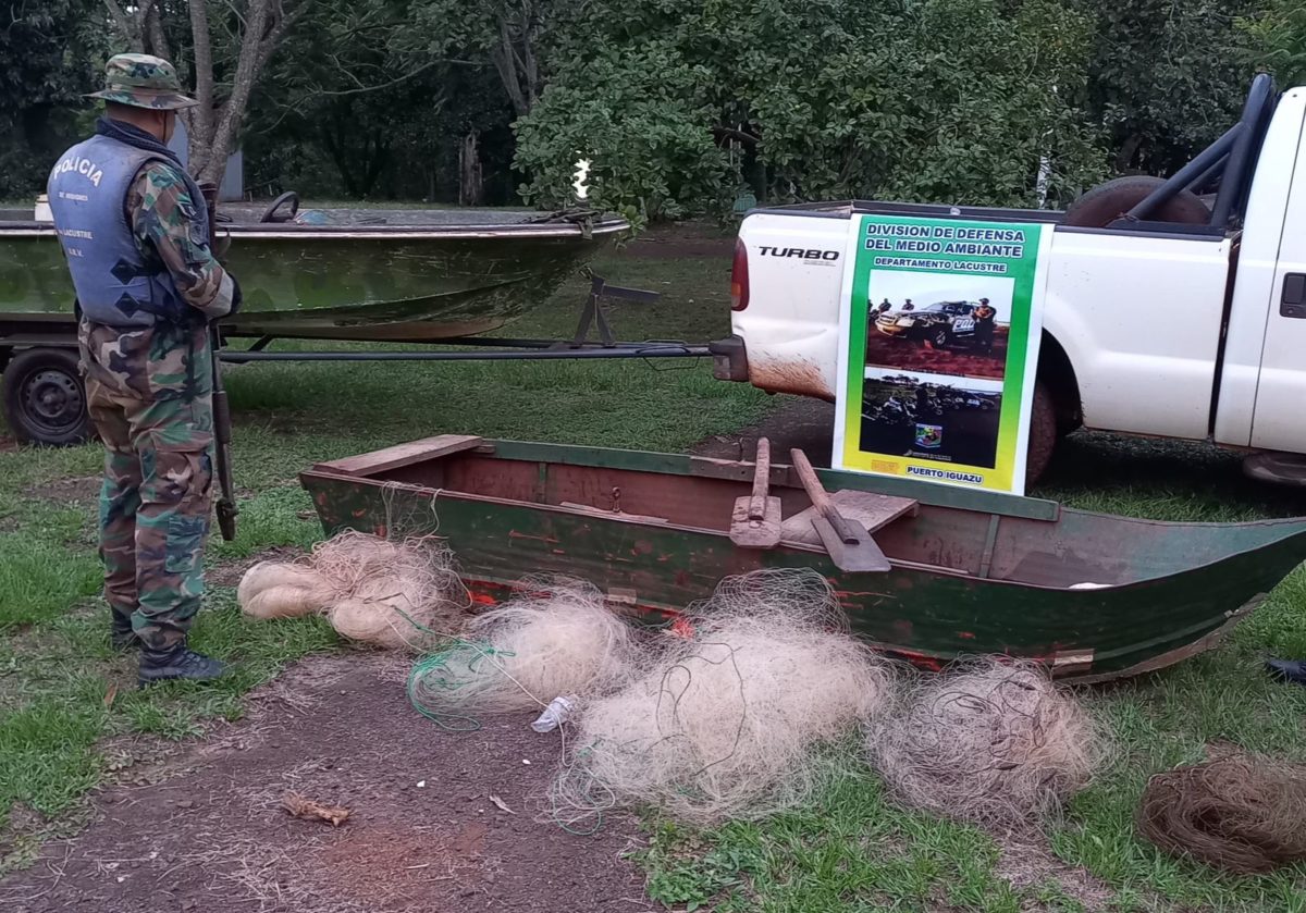 Exitoso operativo contra la pesca furtiva en el Lago Urugua-í: decomisan redes y embarcación