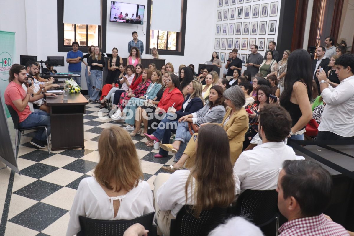 Con foco en potenciar el rol social femenino, presentaron el Parlamento de la Mujer 2025 en Posadas