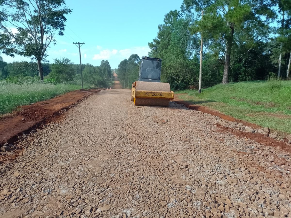 Vialidad optimiza una docena de caminos terrados bajo el Programa Rutas Productivas