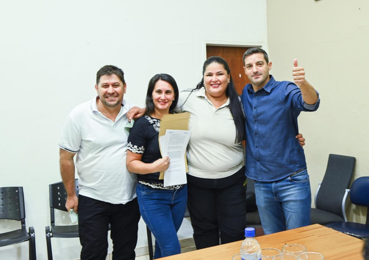 Matías Vilchez encabezó la entrega microcréditos para emprendedores en San Javier