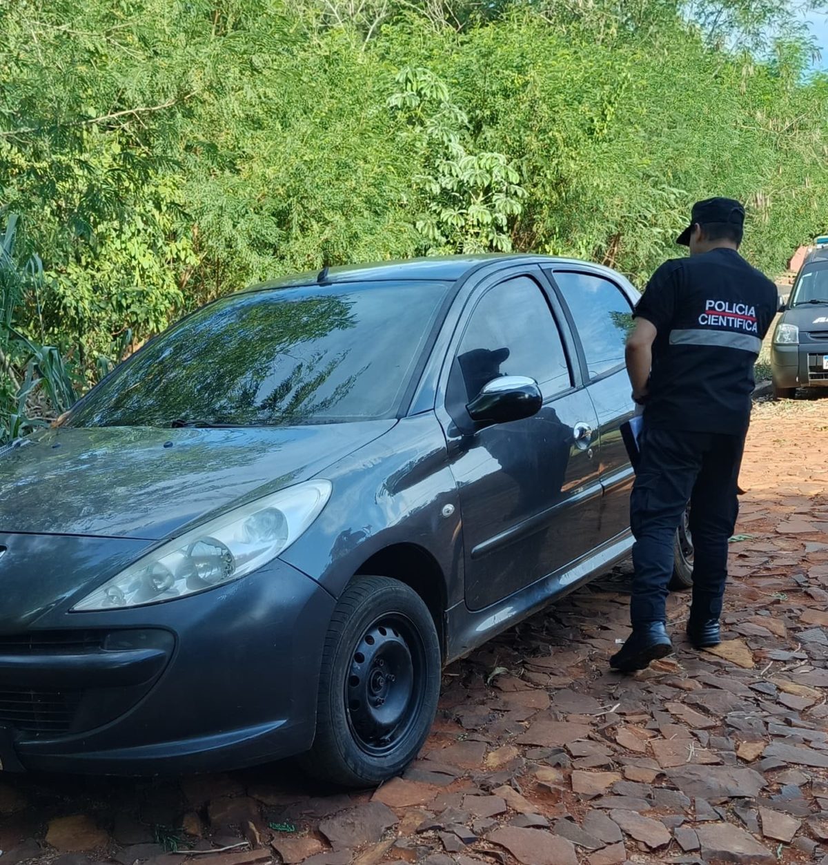 Tras operativos policiales en Iguazú y Wanda, recuperaron dos vehículos con denuncia de robo