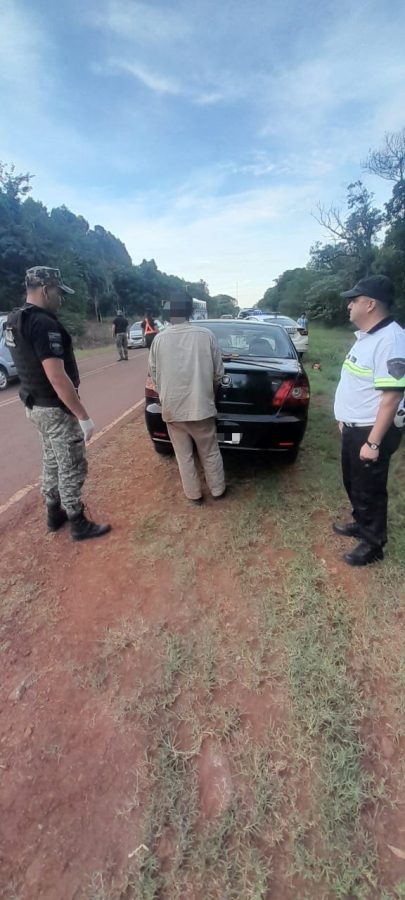 detenidos 2 1 - 3