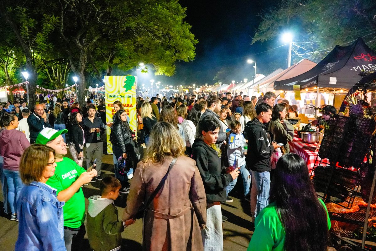 Con más de 60 emprendedores y mucho público, Villa Sarita brilló