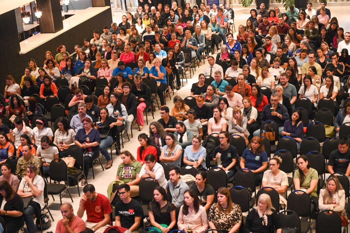 Con un gran apoyo social Misiones renovo su compromiso en la lucha contra el grooming 8 - 7