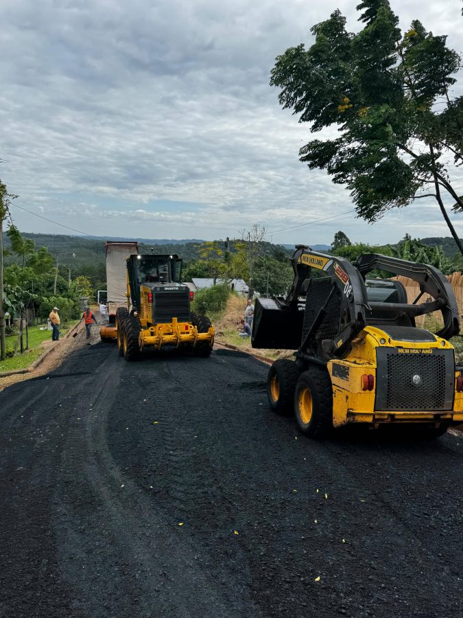 Panambí suma nuevas calles asfaltadas a través del Programa Pavimento Urbano de Vialidad Provincial 1 2 - DPV PAVIMENTO URBANO PANAMBI 2 - 1