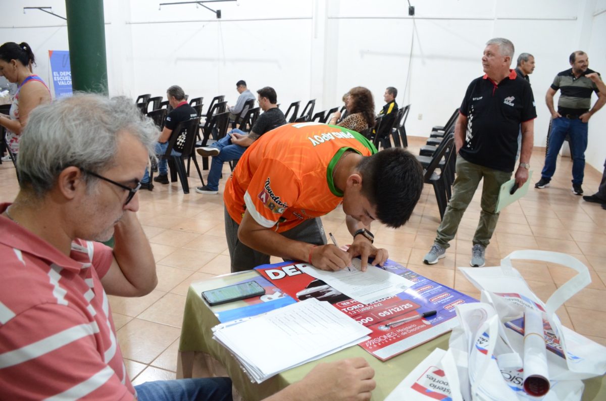 El Deporbono 8 continua beneficiando a instituciones deportivas misioneras - 1