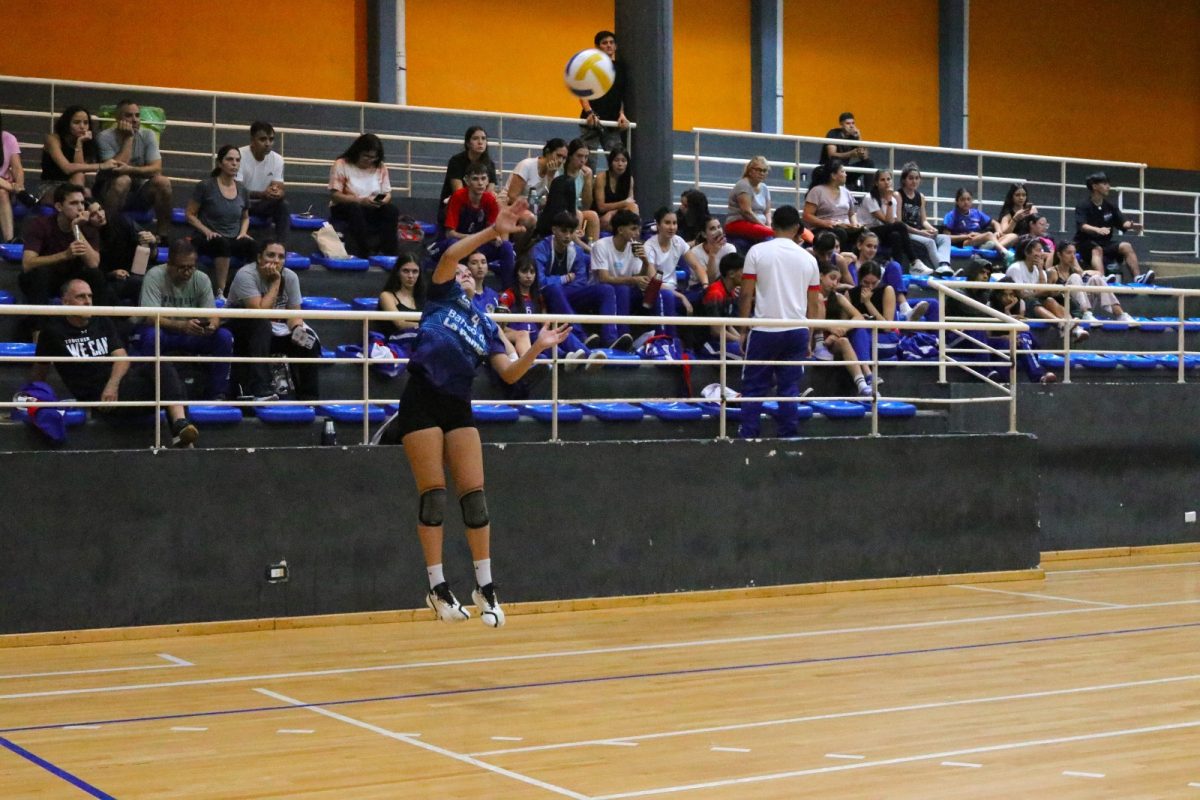 El Campeonato Nacional de Vóley Sub-18 se sigue viviendo a pleno en Posadas 1 2 - IMG 20250510 WA0009 - 1