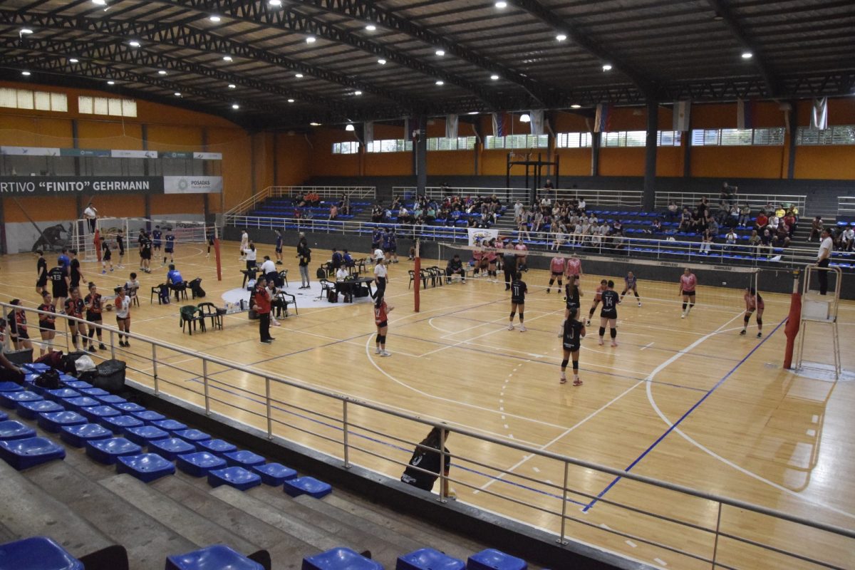 El Campeonato Nacional de Vóley Sub-18 se sigue viviendo a pleno en Posadas 2 4 - IMG 20250510 WA0010 - 3