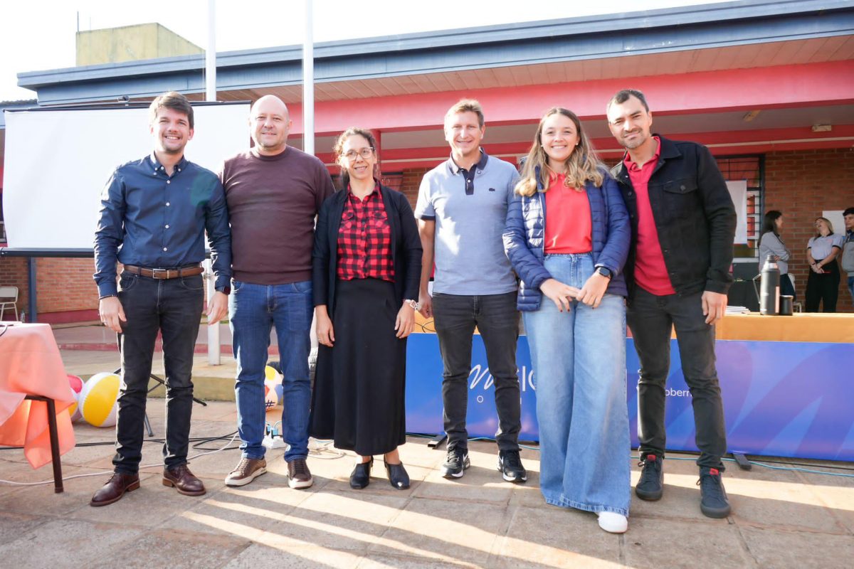 La Vice en tu Escuela llegó a Panambí con una jornada integral de salud 3 6 - IMG 20250516 WA0037 - 5