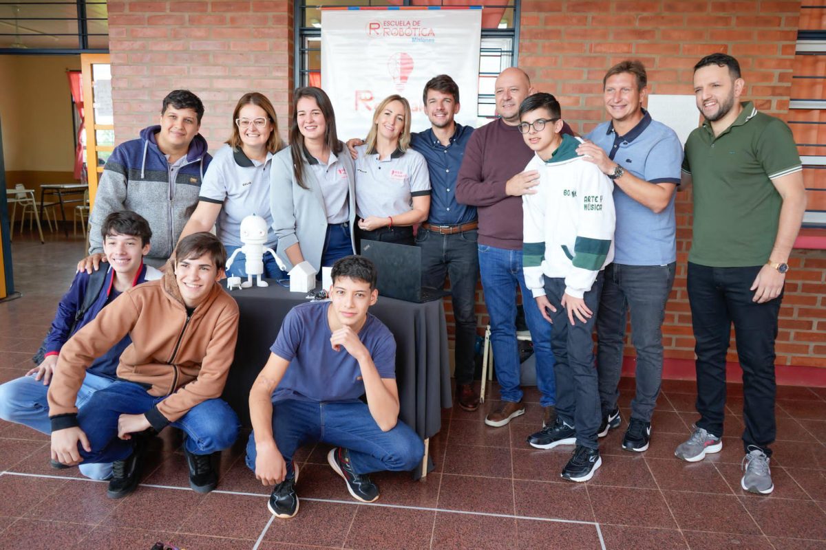 La Vice en tu Escuela llegó a Panambí con una jornada integral de salud 2 4 - IMG 20250516 WA0038 - 3