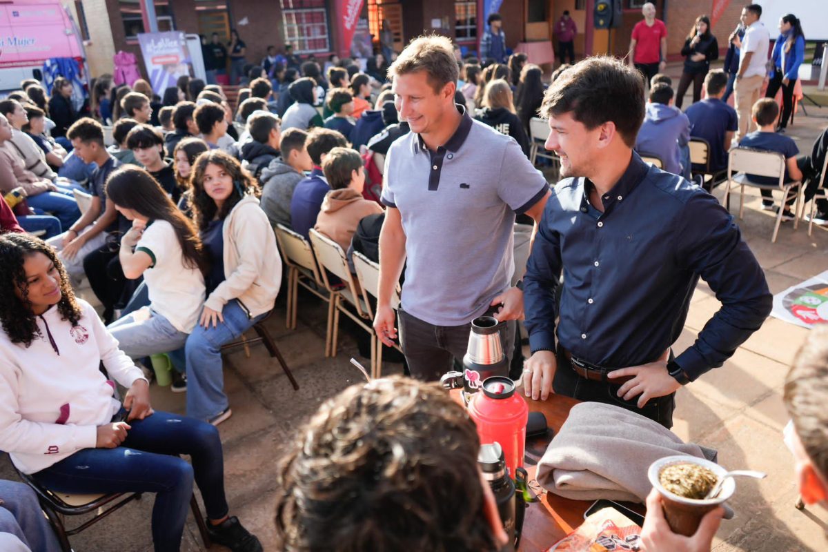La Vice en tu Escuela llegó a Panambí con una jornada integral de salud 4 8 - IMG 20250516 WA0040 - 7