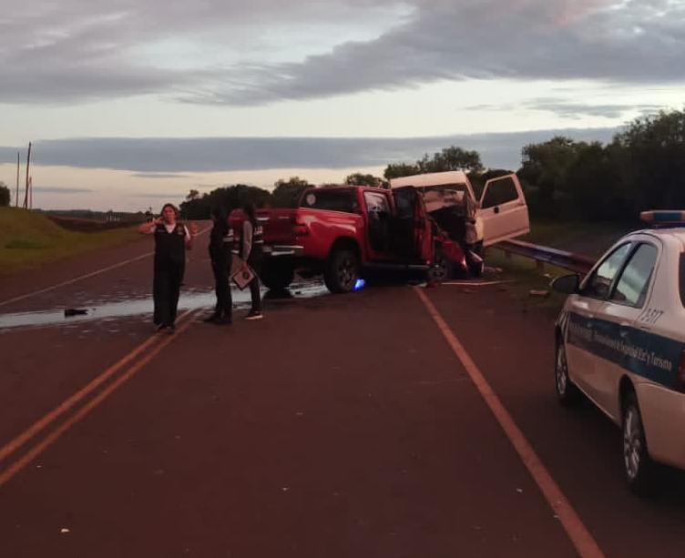 Un hombre perdió la vida en Apóstoles tras choque entre camionetas