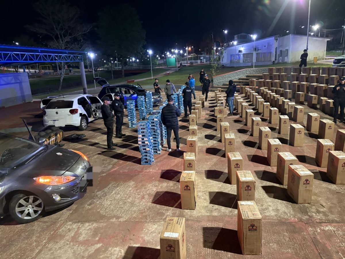 Incautan tres vehiculos y cigarrillos valuados en 400 millones en Pozo Azul 1 - 1