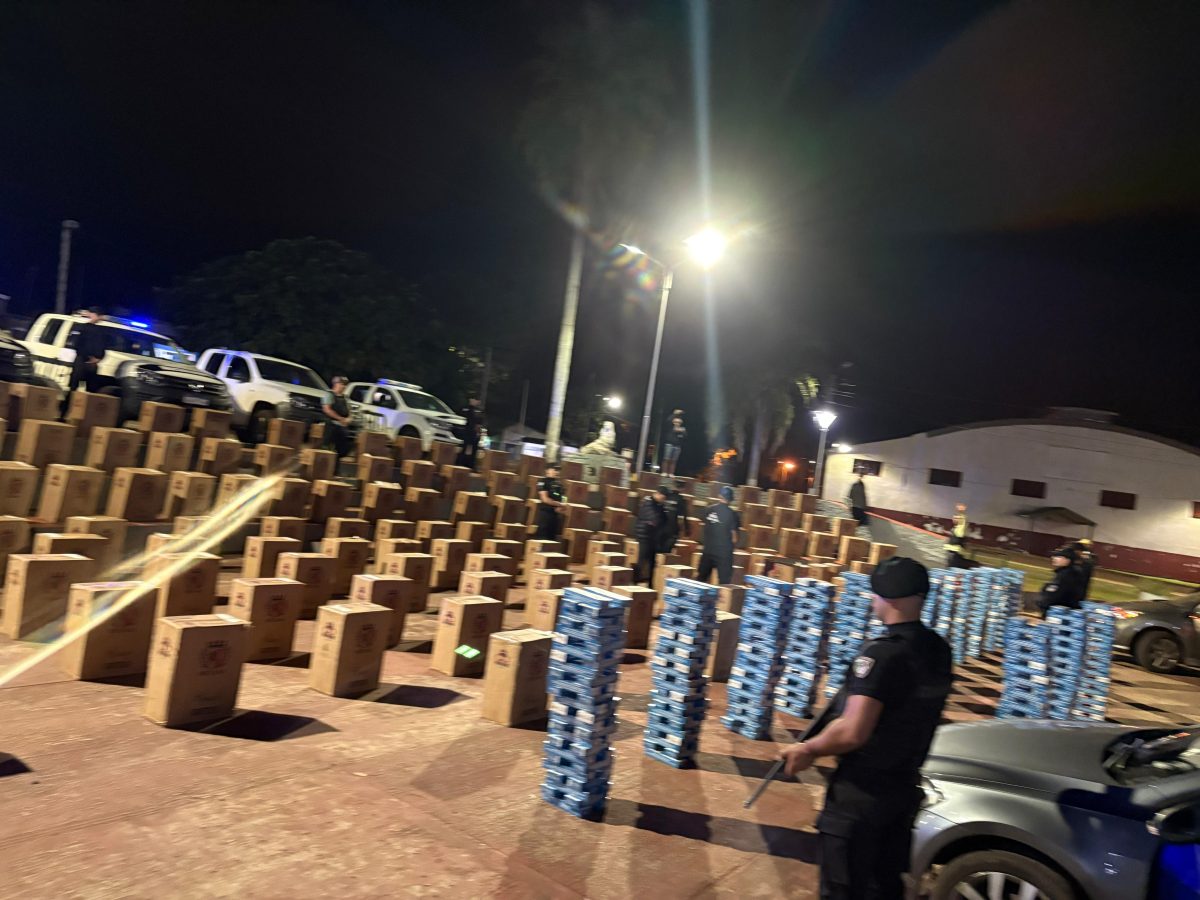 Incautan tres vehiculos y cigarrillos valuados en 400 millones en Pozo Azul 3 - 3