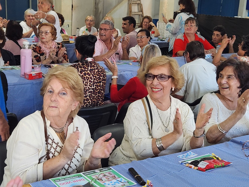 Multitudinario Bingo del programa Mateando en Posadas 1 - 9
