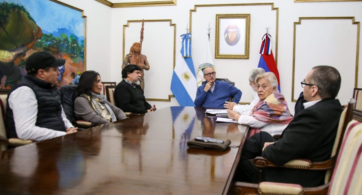 PRIMERA EDICION EN GUARANI DE PLATERO Y YO 5 1536x829 1 - 1