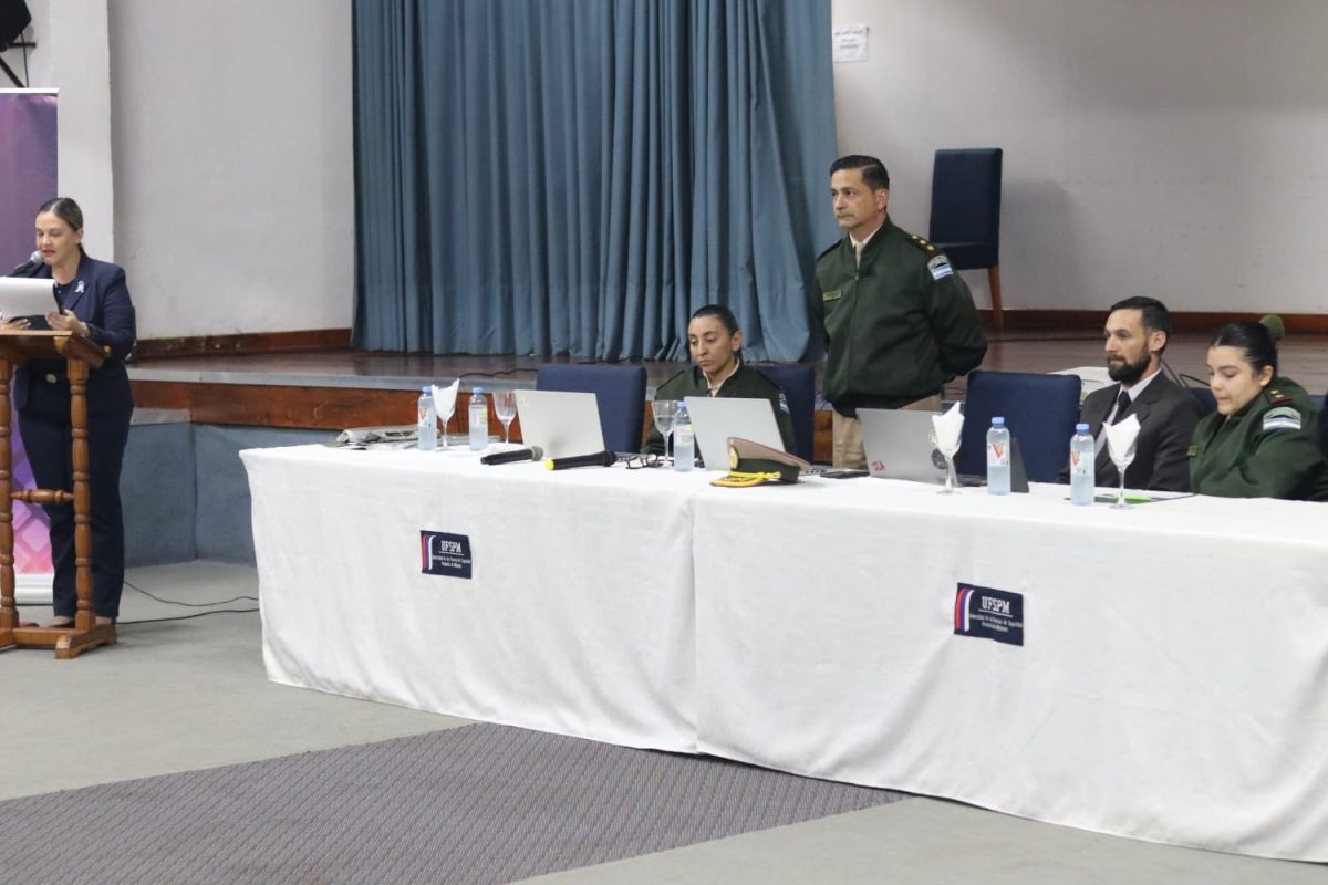 Se llevo a cabo el 4° encuentro del ciclo de capacitacion en delitos transnacionales de la Policia de Misiones 1 - 33