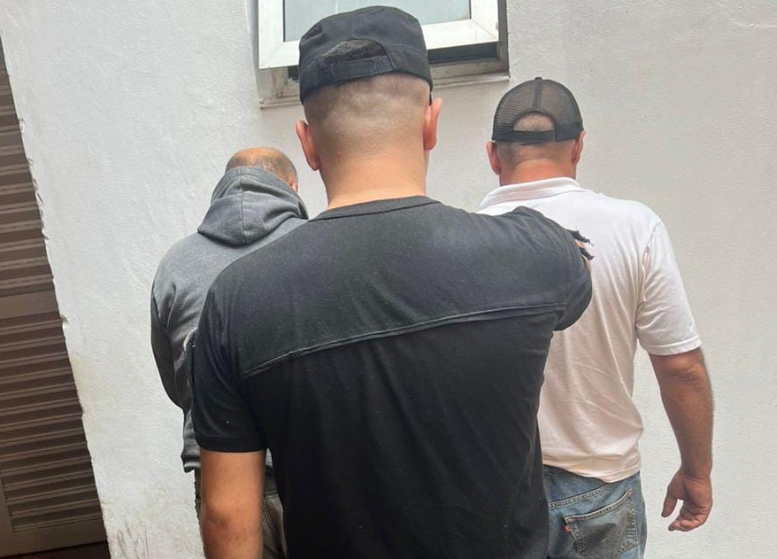 Taxistas terminaron detenidos tras atacar a conductor de Uber en la Estación de trenes