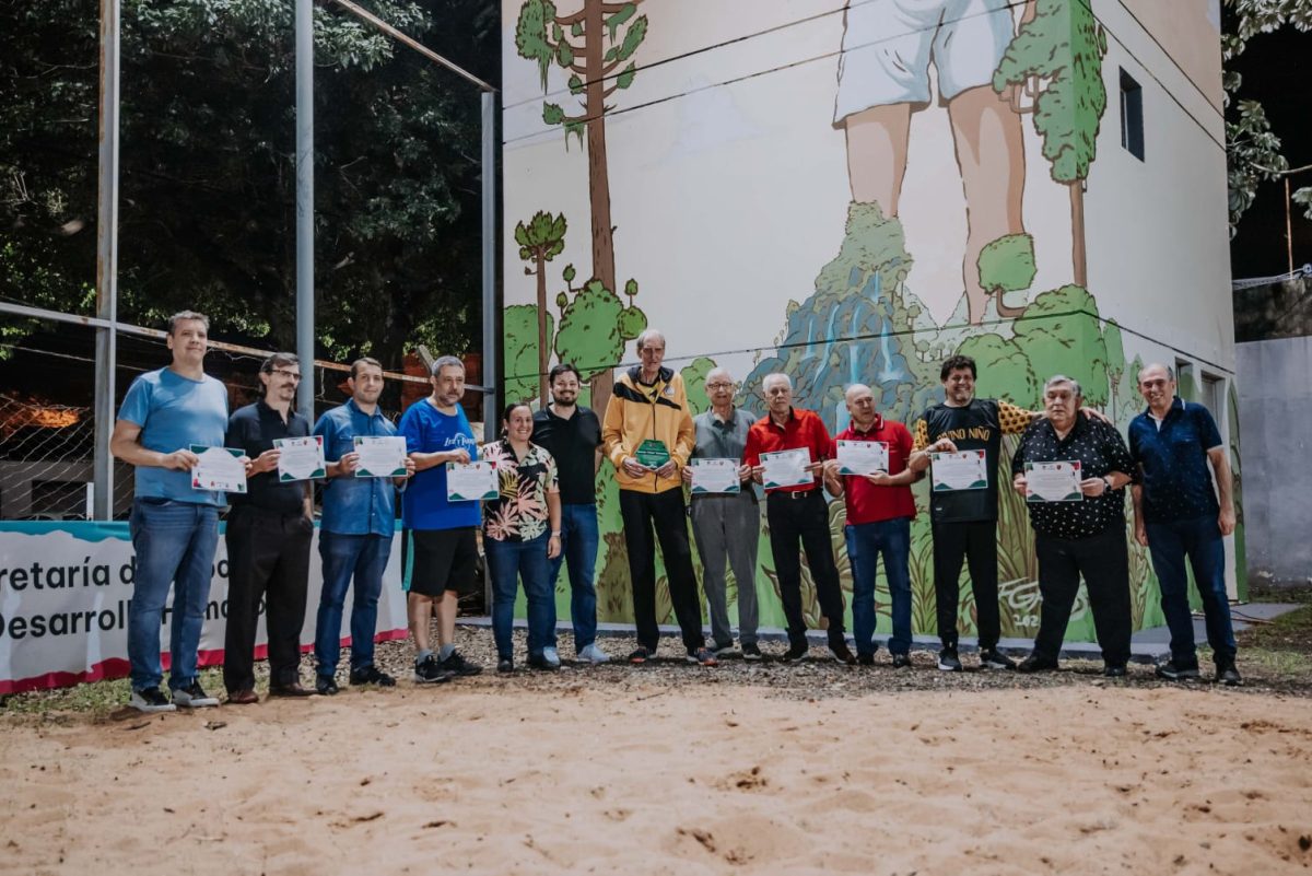 Posadas homenajeó a ‘Finito’ Gehrmann, máximo exponente del básquet misionero