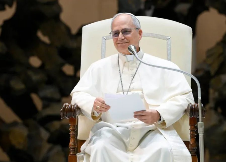 León XIV llamó a los nuevos sacerdotes a “sanar una Iglesia herida”