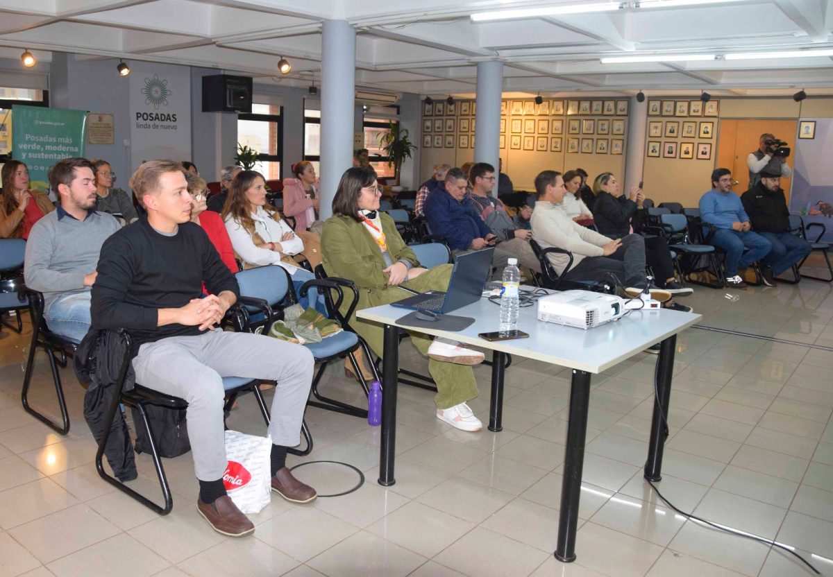 Capacitaron a agrimensores en utilizacion del Sistema GOP en Posadas 4 - 21