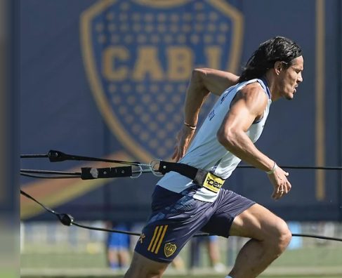 Cavani se perdería el debut de Boca en el Mundial de Clubes
