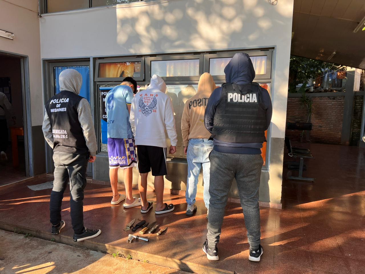 Delincuentes arrestados por intimidar a vecinos con armas caseras en Posadas