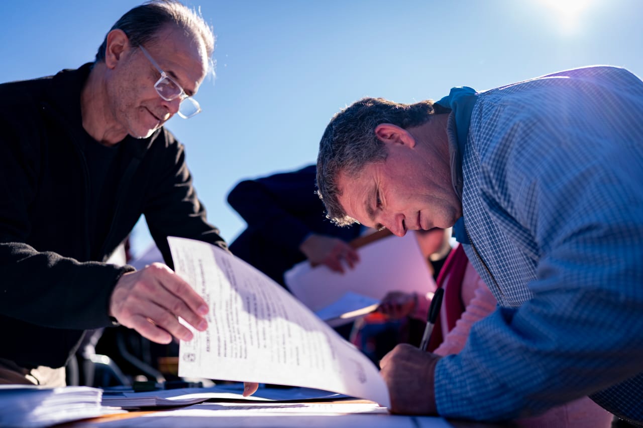 Passalacqua entregó títulos de propiedad a más de 200 familias de Dos de Mayo 5 10 - ENTREGA DE TITULOS 3 - 9