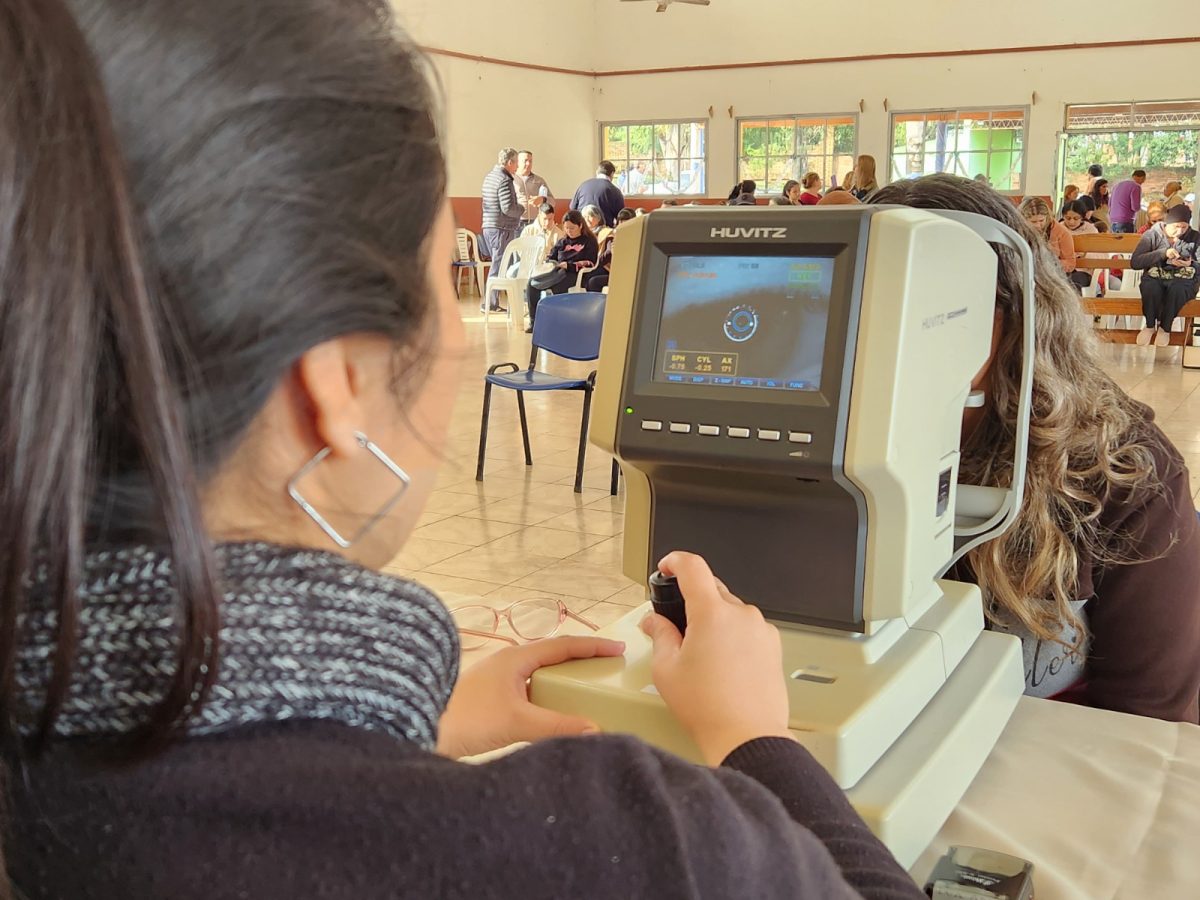 Unos 60 vecinos de Guaraní recibieron la asistencia de "Mirar Mejor" 4 8 - IMG 20250604 WA0027 - 7