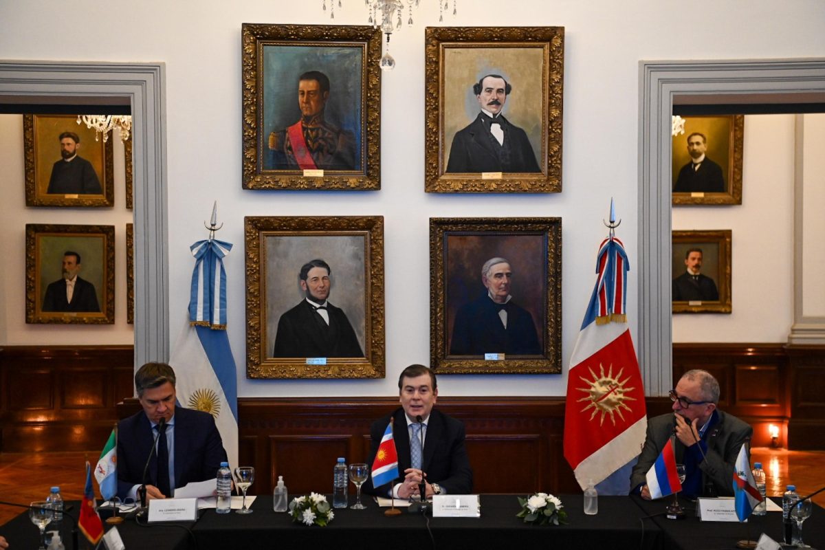 Passalacqua y gobernadores del Norte Grande proponen una tarifa energética diferencia para zonas cálidas 4 8 - IMG 20250626 WA0077 - 7