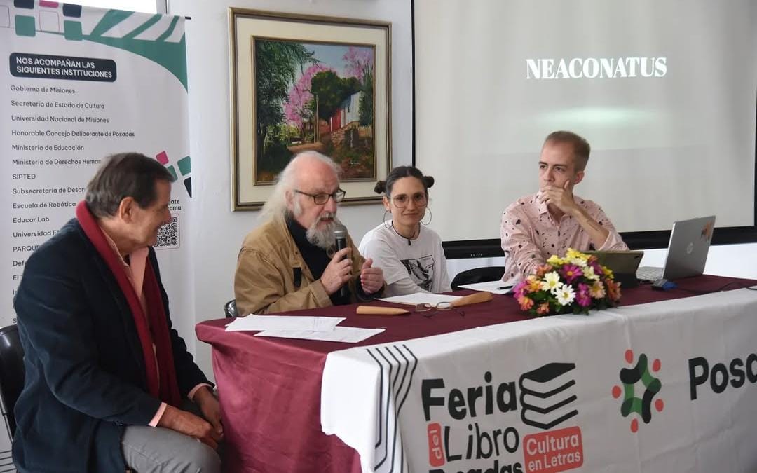 Mas de 5000 personas ya disfrutaron de la Feria del Libro de Posadas 1 - 3