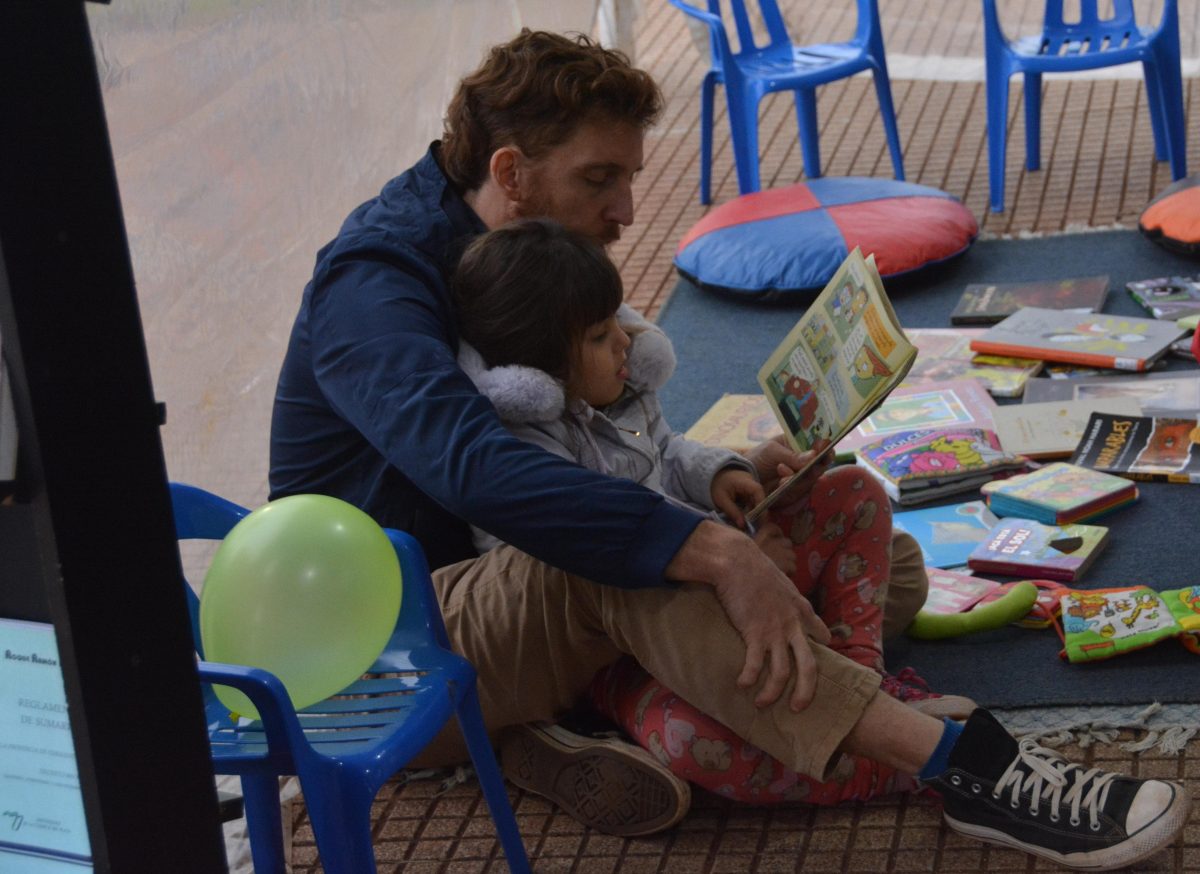 Mas de 5000 personas ya disfrutaron de la Feria del Libro de Posadas 5 - 7