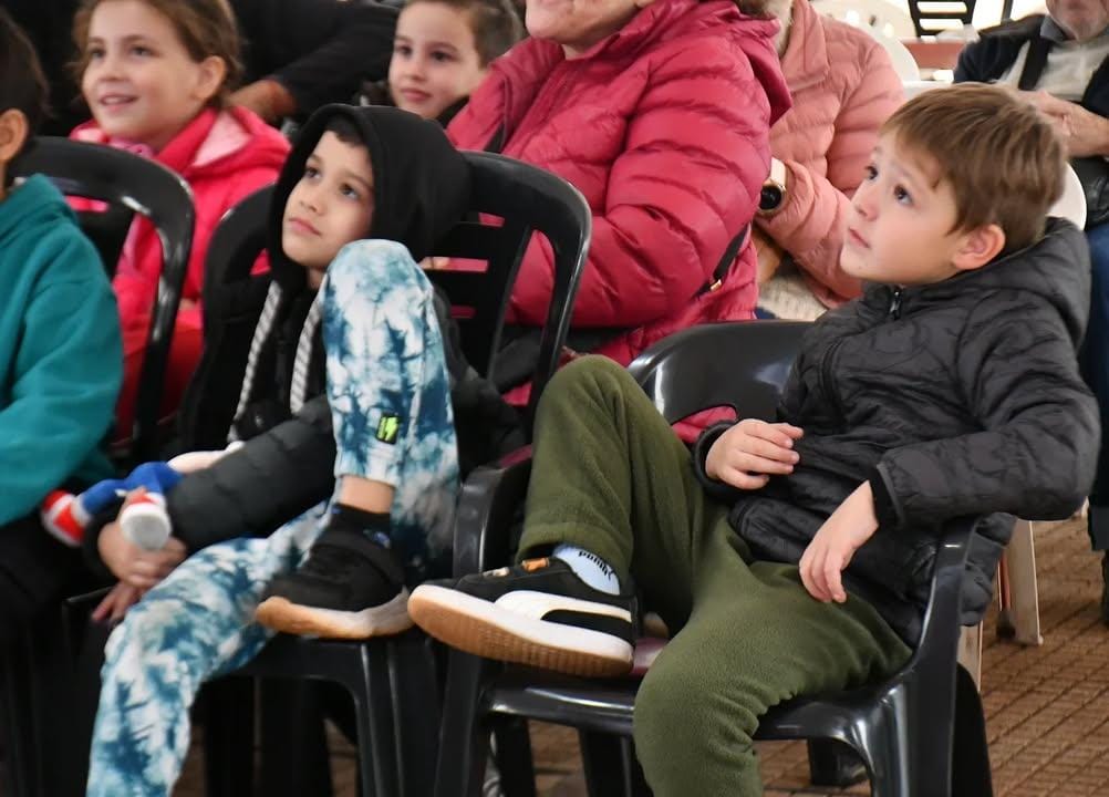 Mas de 5000 personas ya disfrutaron de la Feria del Libro de Posadas 7 - 5