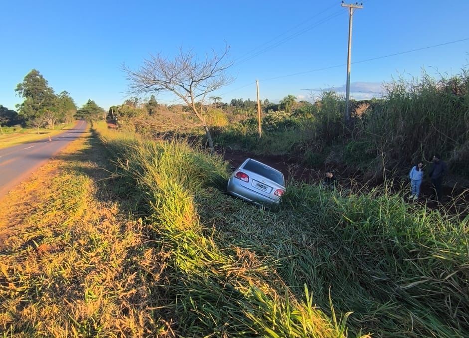 Oberá: despiste sin heridos sobre Ruta 103, acceso a Villa Bonita