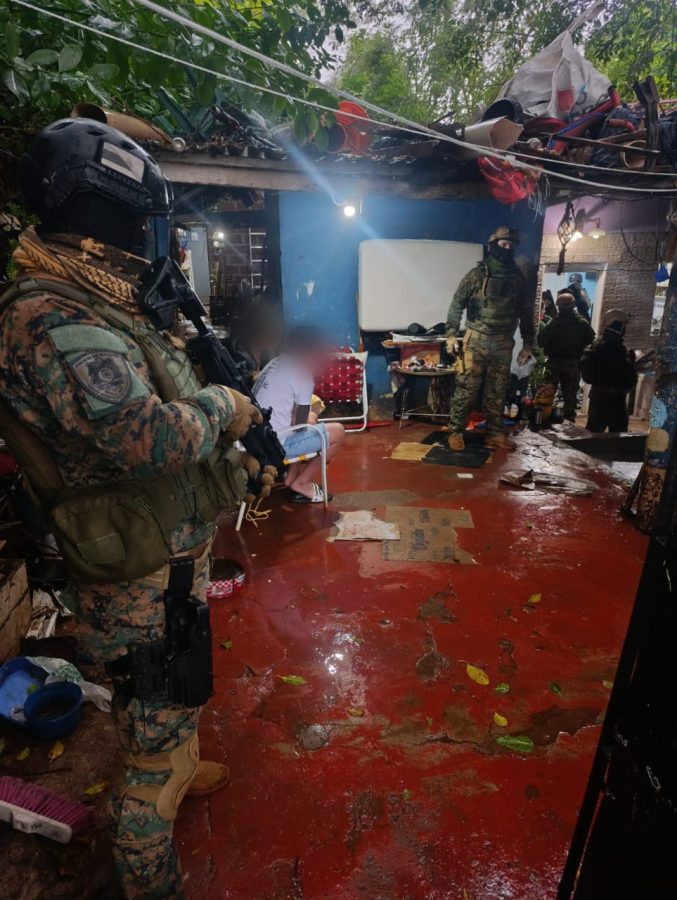 Operativos policiales multiples detenidos tras allanamientos simultaneos en Posadas 3 - 1