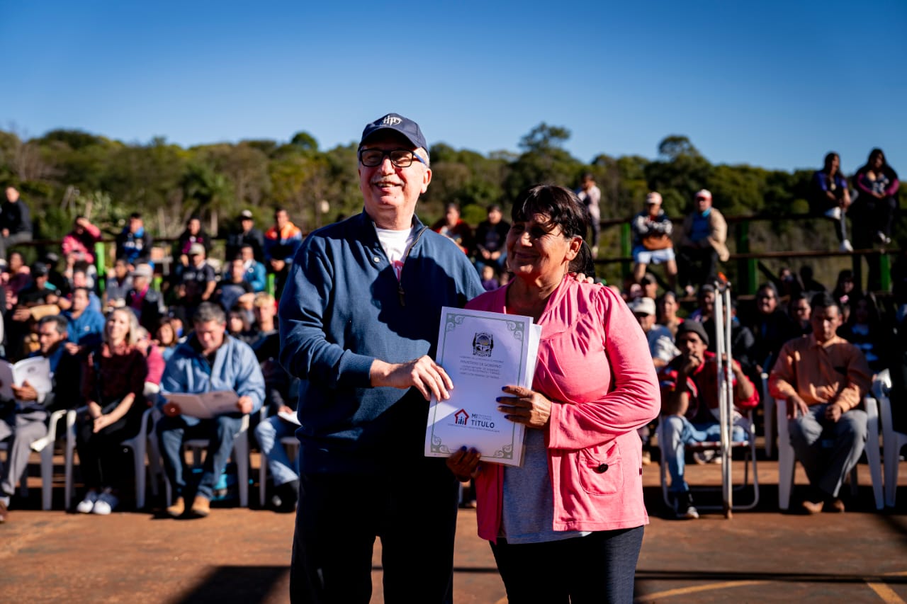 PORTADA-ENTREGA-DE-TITULOS