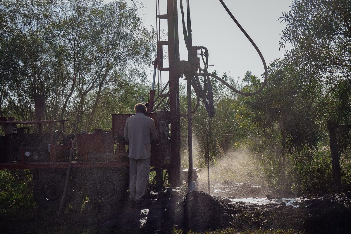 Posadas continúa su trabajo para facilitar el acceso al agua en barrios periféricos 1 2 - Posadas continua su trabajo para facilitar el acceso al agua en barrios perifericos 4 - 1