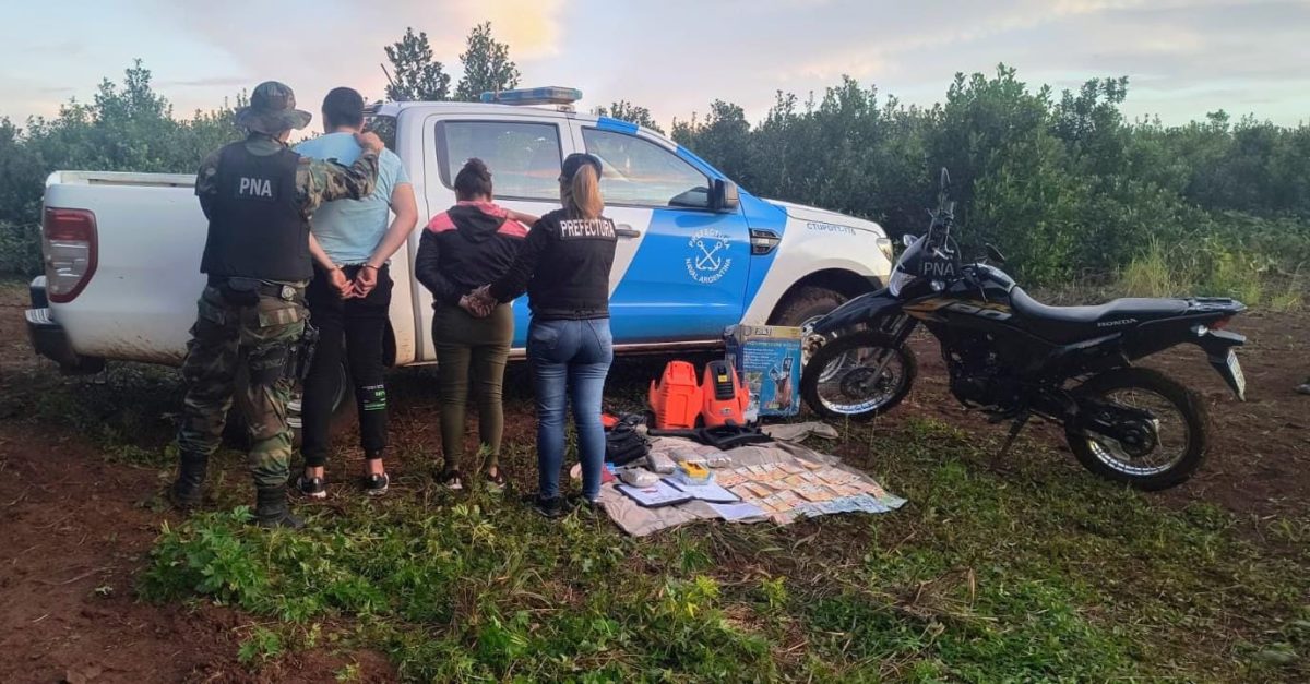 Prefectura incautó más de $30 millones en drogas y dinero en efectivo tras golpe a contrabando en Eldorado