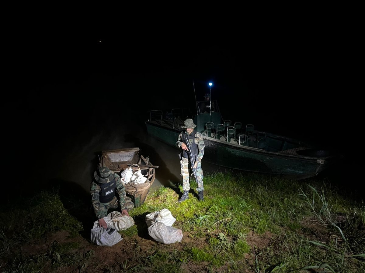 Prefectura secuestró droga valuada en casi $300 millones en un operativo nocturno en Montecarlo 2 4 - Prefectura secuestro droga valuada en casi 300 millones en un operativo nocturno en Montecarlo 2 - 3