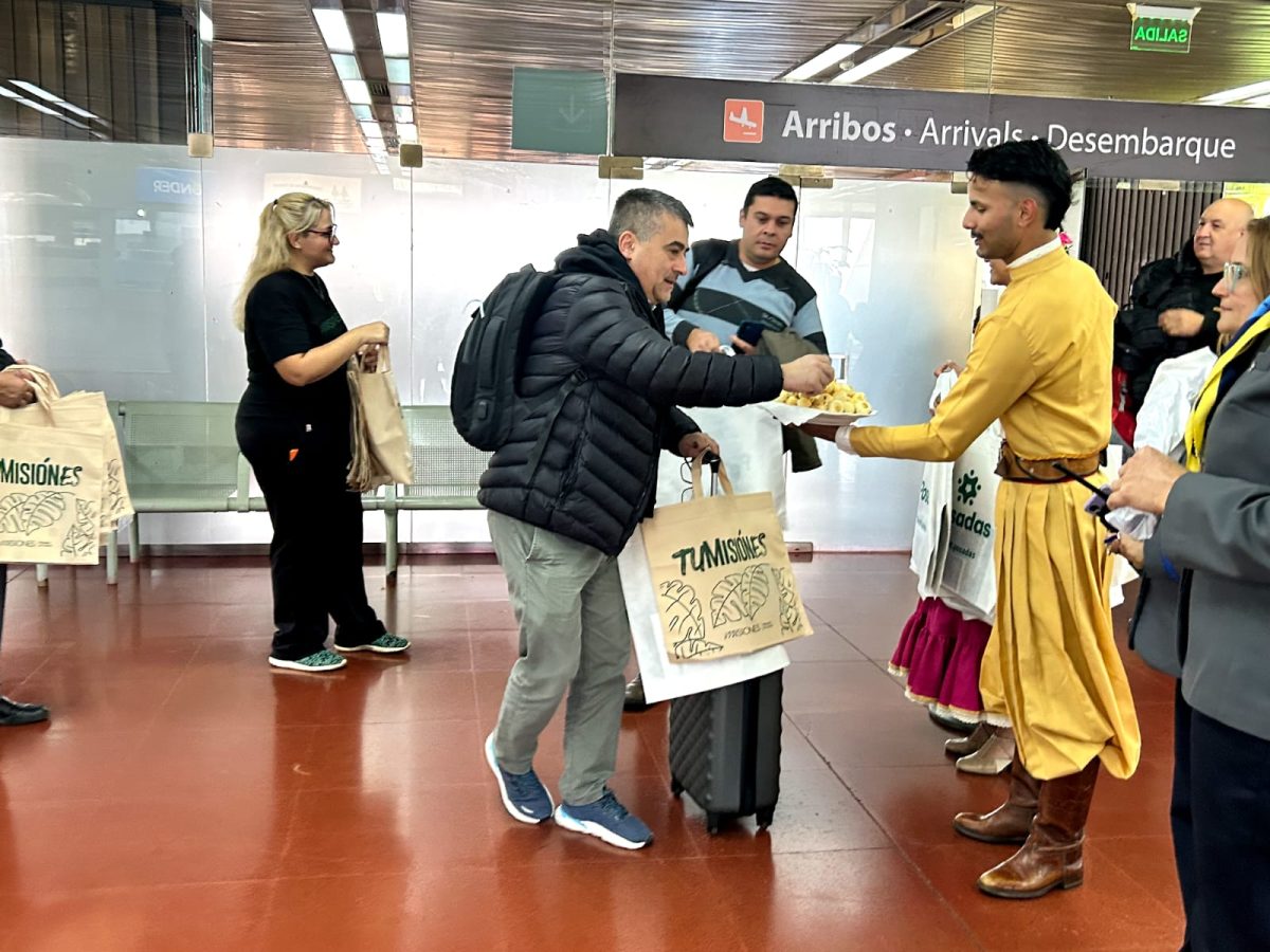 Se reactivó el vuelo directo Córdoba-Posadas y Misiones se consolida como destino 2 4 - Vuelo Cordoba Posadas 4 - 3