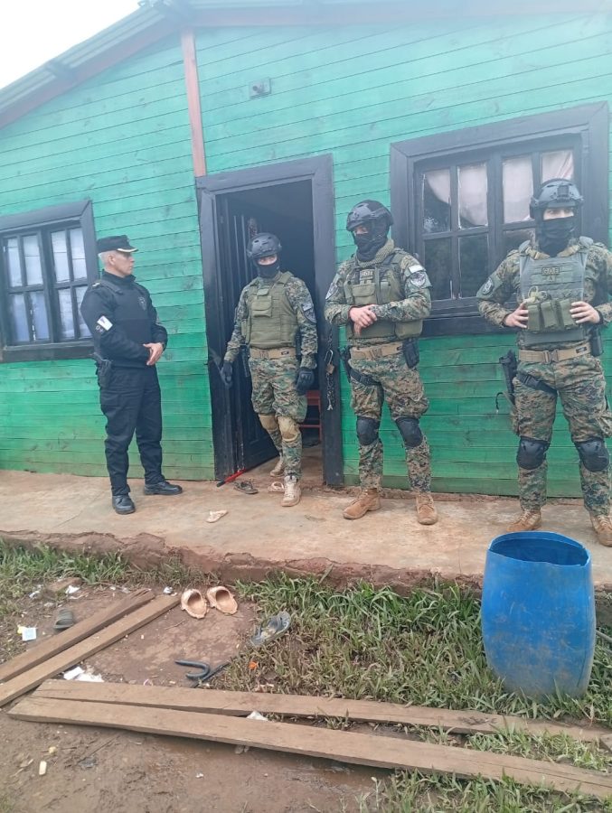 Cayó “El Patrón” de Garupá junto a sus secuaces en allanamientos múltiples 2 4 - WhatsApp Image 2025 06 13 at 19.50.01 - 3