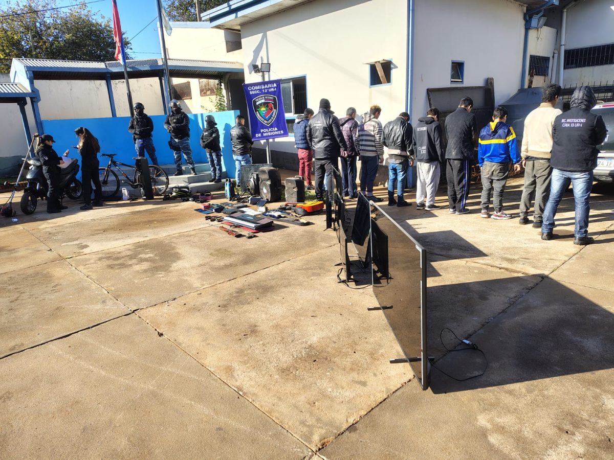 Más de 9 detenidos y 50 elementos robados recuperados tras allanamientos en Posadas