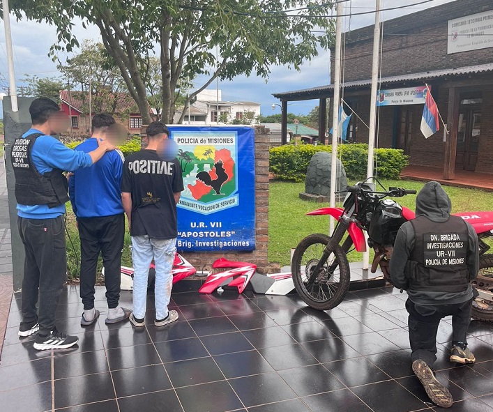 Cinco detenidos y tres motos recuperadas tras operativos en Misiones