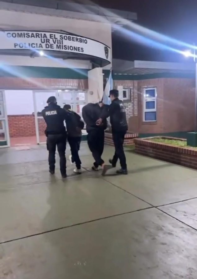 El criminal brasileño que intentó robar en El Soberbio tenía un arsenal en su escondite 3 6 - brasileno detenido 4 - 5