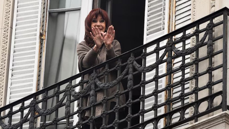 El Tribunal notificará hoy a Cristina Kirchner por zoom si le concede prisión domiciliaria
