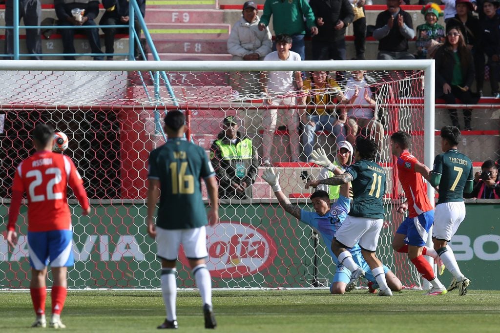 Chile se quedó afuera del Mundial tras perder ante Bolivia en el Alto