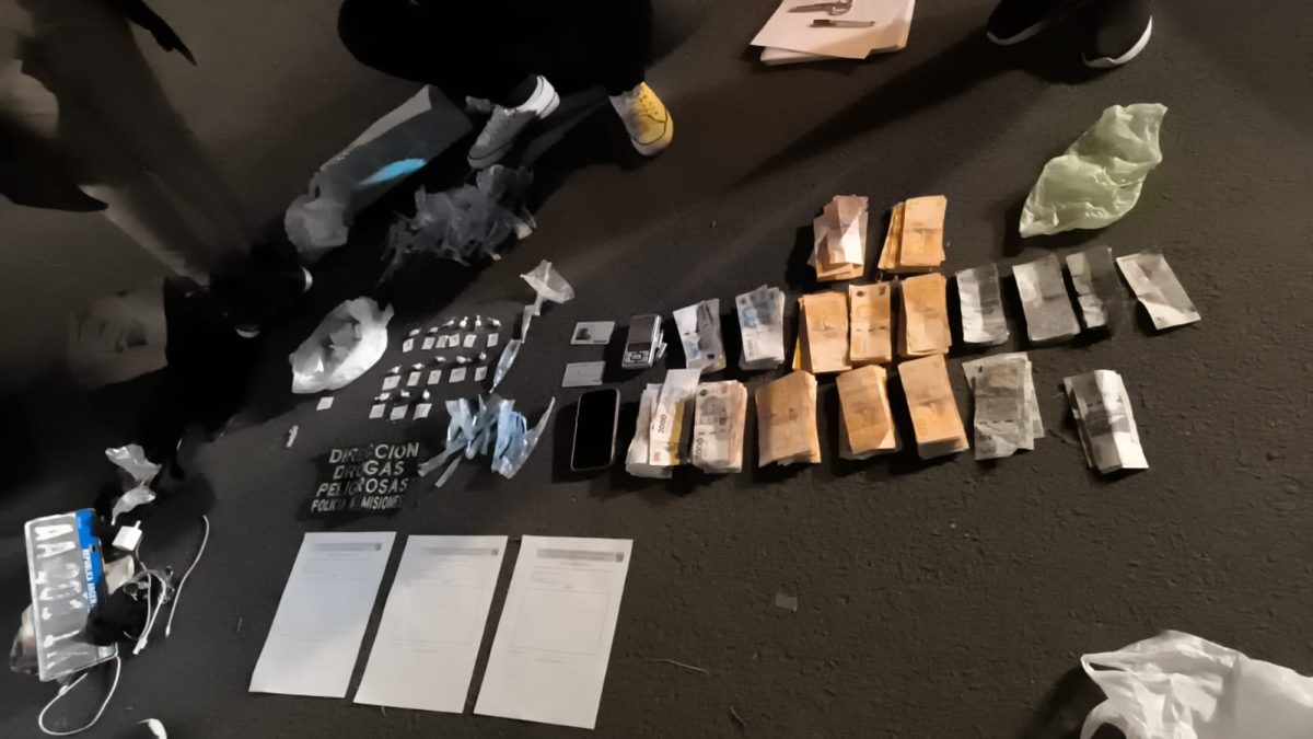 Detuvieron a un dealer con cocaína en Posadas 2 4 - droga 2 - 3