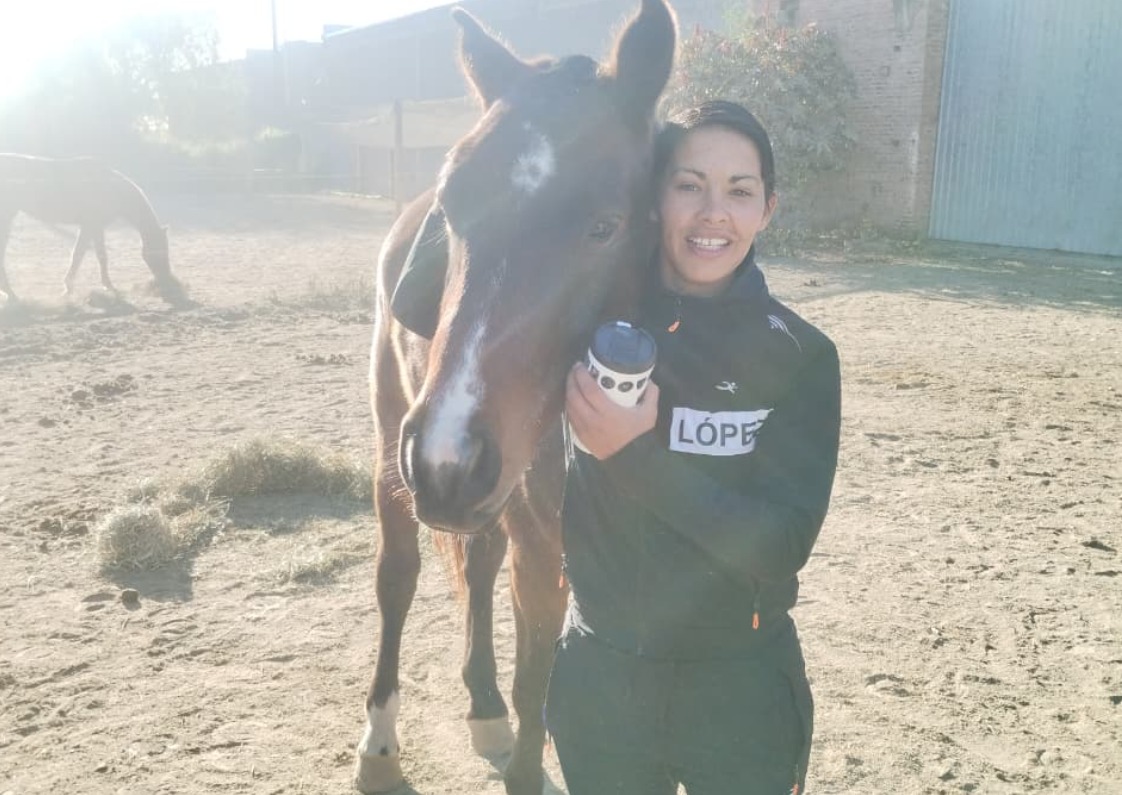 Marilina López, primera mujer de la Policía de Misiones en aprobar el Curso Nacional de Caballería