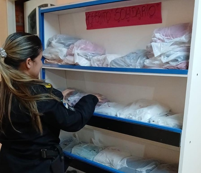 La Comisaría de la Mujer de Fátima pone a disposición su ropero solidario para persona vulnerables