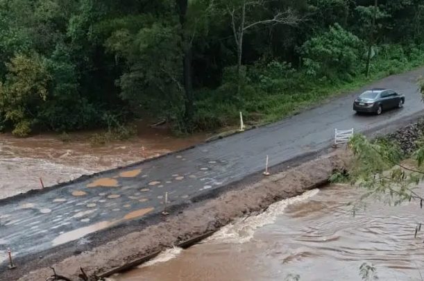 Habilitaron el tránsito en la ruta provincial 7 sobre el arroyo Tabay